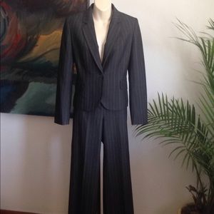 Nine West suit sz 2